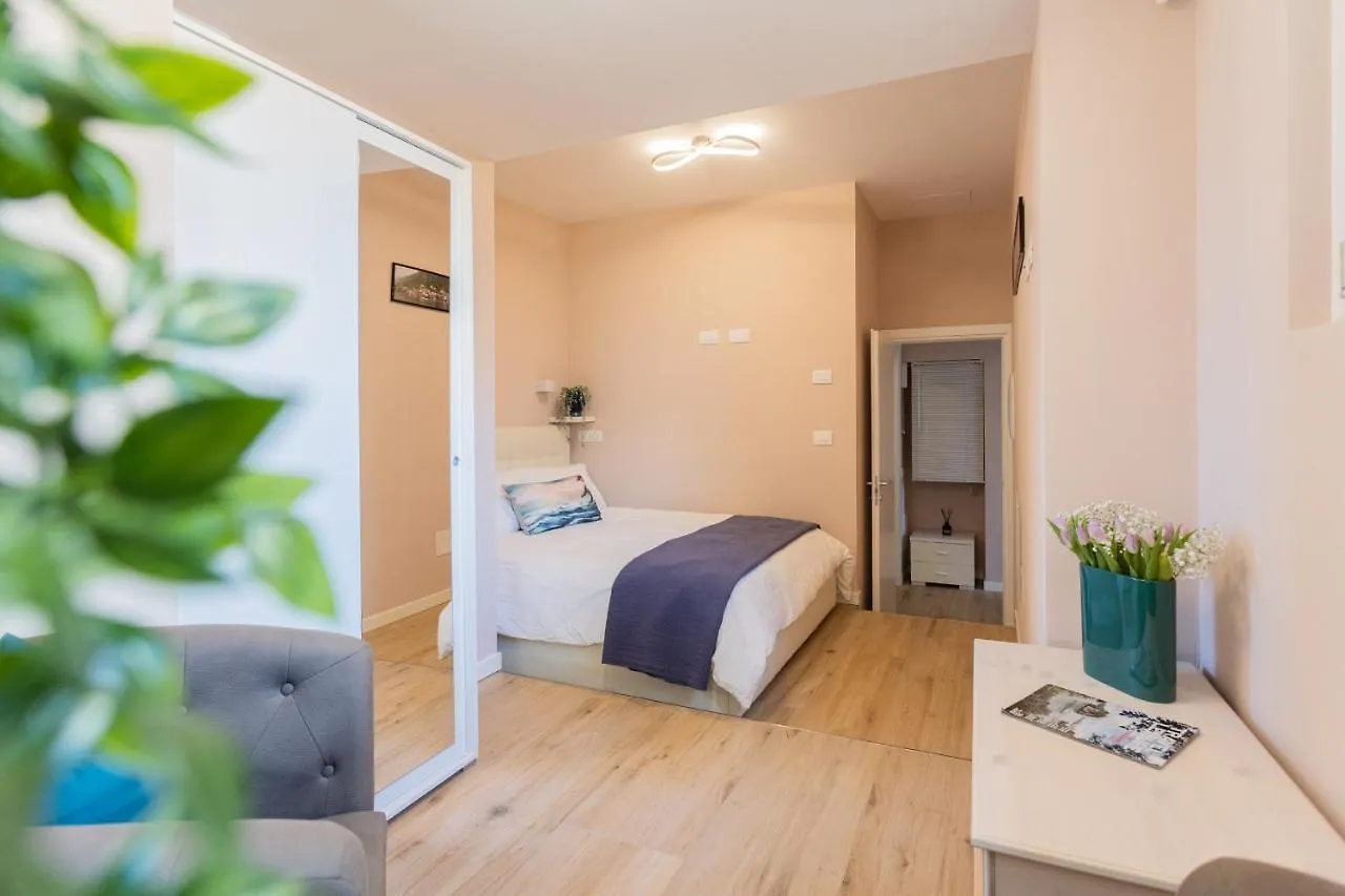 Luna & Stella Apartments By Rent All Como Argegno 0*,